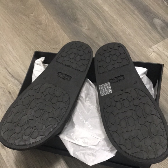 Coach Signature Slide - Picture 4 of 16